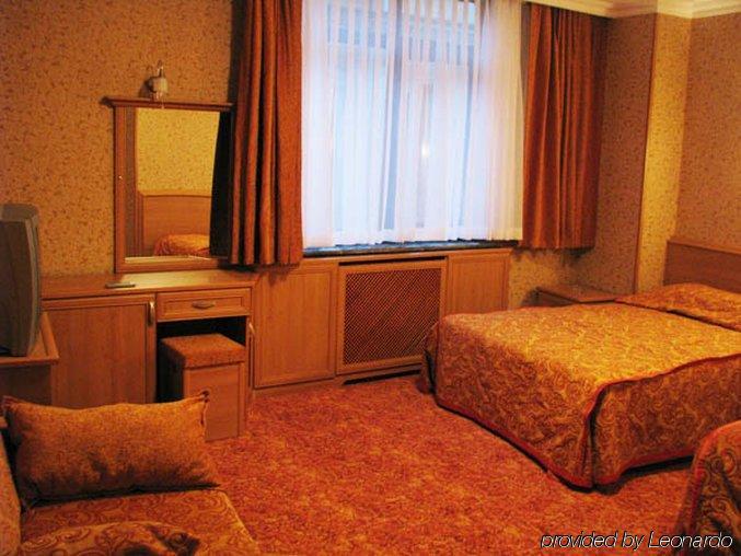 ホテル ブリストル イスタンブール 部屋 写真